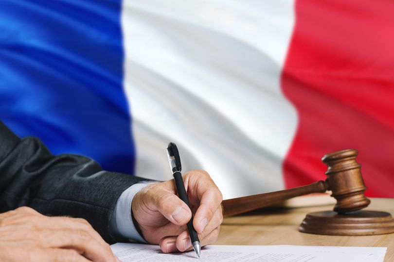 Правова допомога українцям у Франції 