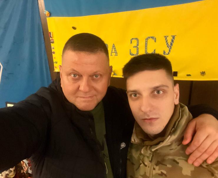 Артем Карякін - український військовий, доброволець з Кадіївки (Стаханова) з позивним «Східний». 