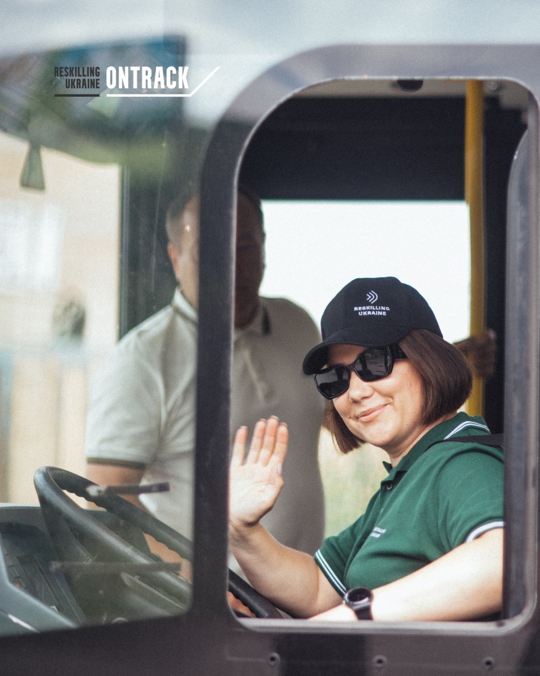 Безкоштовне навчання для жінок на категорію D від програми OnTrack проєкту Reskilling Ukraine